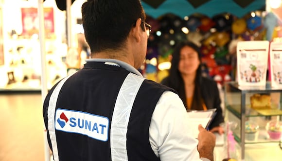 Este visita de Sunat a Plaza San Miguel es la octava campaña de formalización que organizan en Lima. Foto: Sunat.