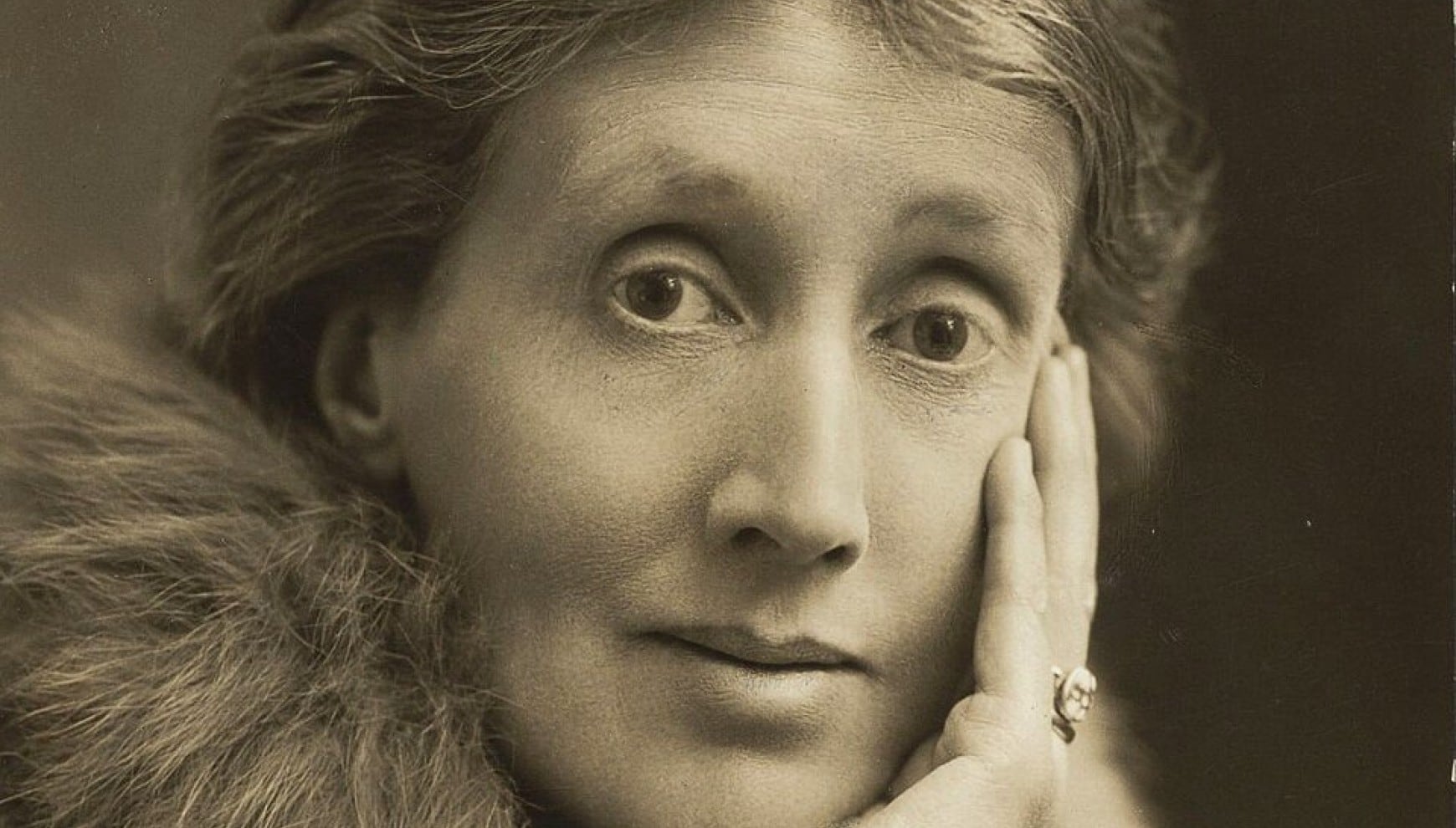 Virginia Woolf invita a defender la libertad de pensamiento frente a cualquier límite externo. | Crédito: Wikimedia Commons / Autor desconocido