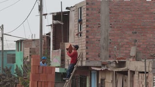 Invadir la vía pública al construir es ilegal y puede terminar en demolición