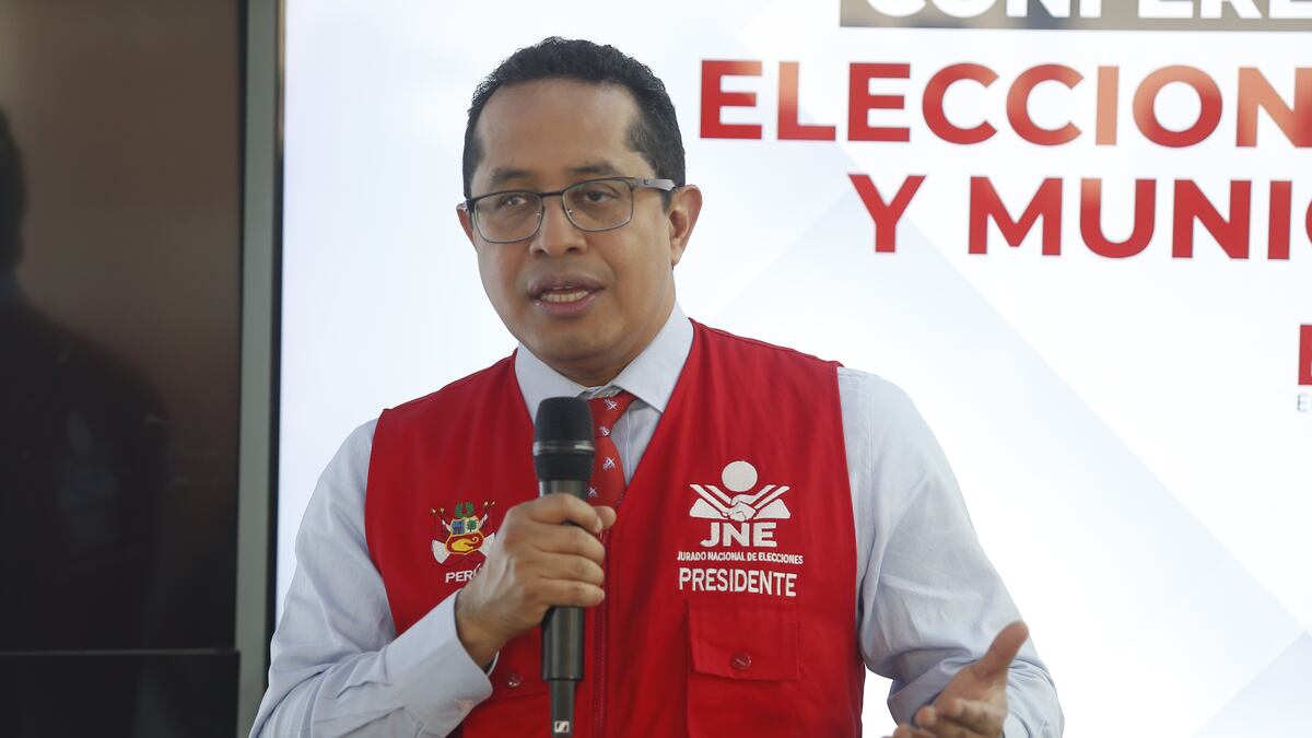 Roberto Burneo: alcaldes pueden continuar en política, pese a prohibición de reelección