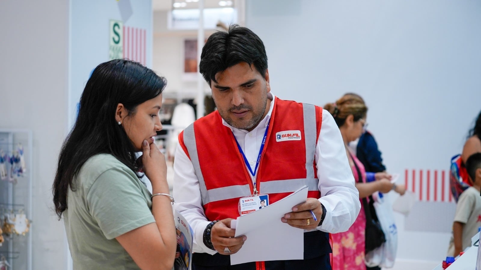 Para que los trabajadores identifiquen y denuncien casos de incumplimientos en sus centros de trabajo, la Sunafil ha orientado a 10,945 trabajadores, durante el 2025. Foto: Sunafil