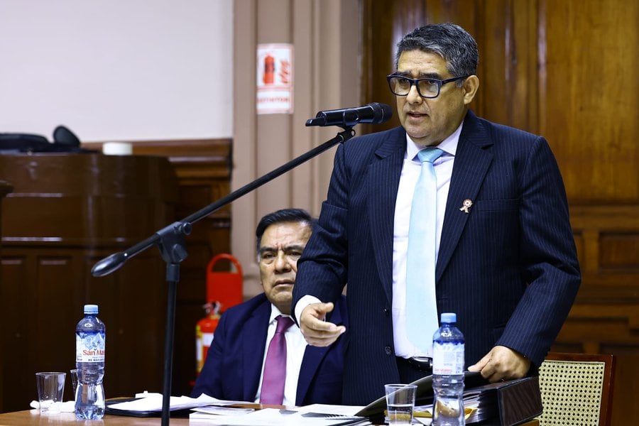La Comisión Permanente del Congreso rechazó el informe final que recomendaba acusar al exfiscal Víctor Rodríguez Monteza por presuntamente integrar una organización criminal. Foto: Congreso.