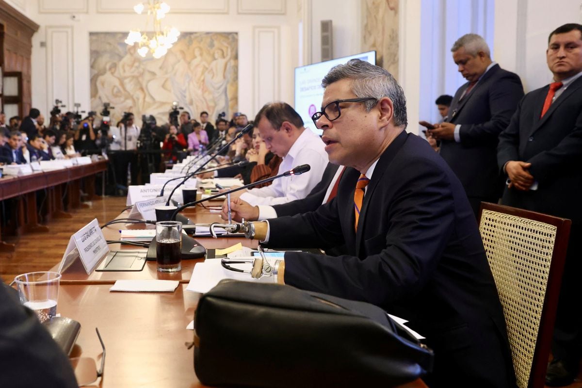 El premier Luis Galarreta expone ante la Comisión de Constitución de la Cámara de Diputados los alcances del pedido de facultades legislativas. Foto: Congreso.