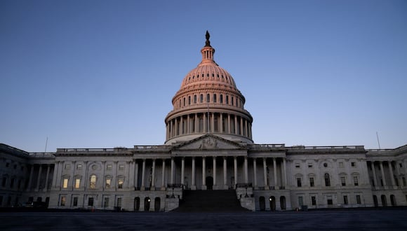 El Capitolio de EE.UU. al amanecer en Washington DC, el lunes 4 de enero de 2021.