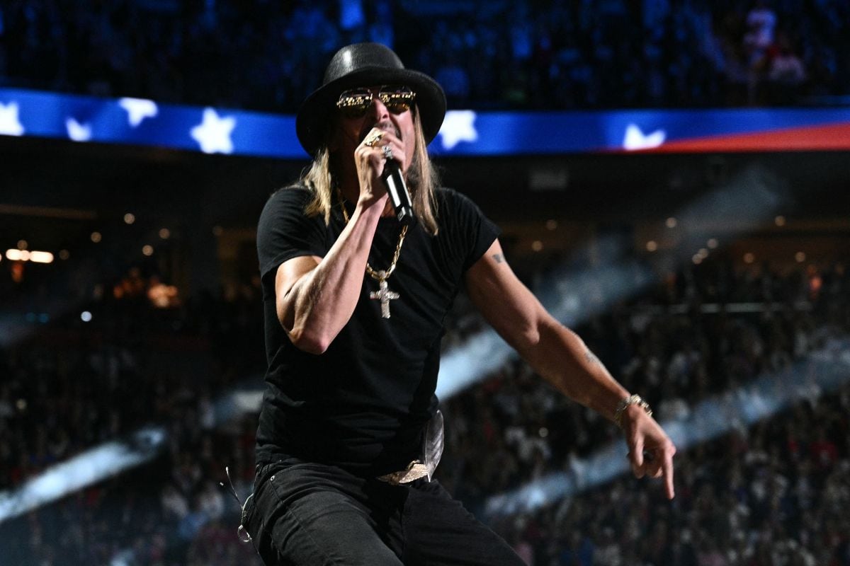 Kid Rock actúa el último día de la Convención Nacional Republicana de 2024 en el Fiserv Forum en Milwaukee, Wisconsin, el 18 de julio de 2024 (Foto: Brendan Smialowski / AFP)