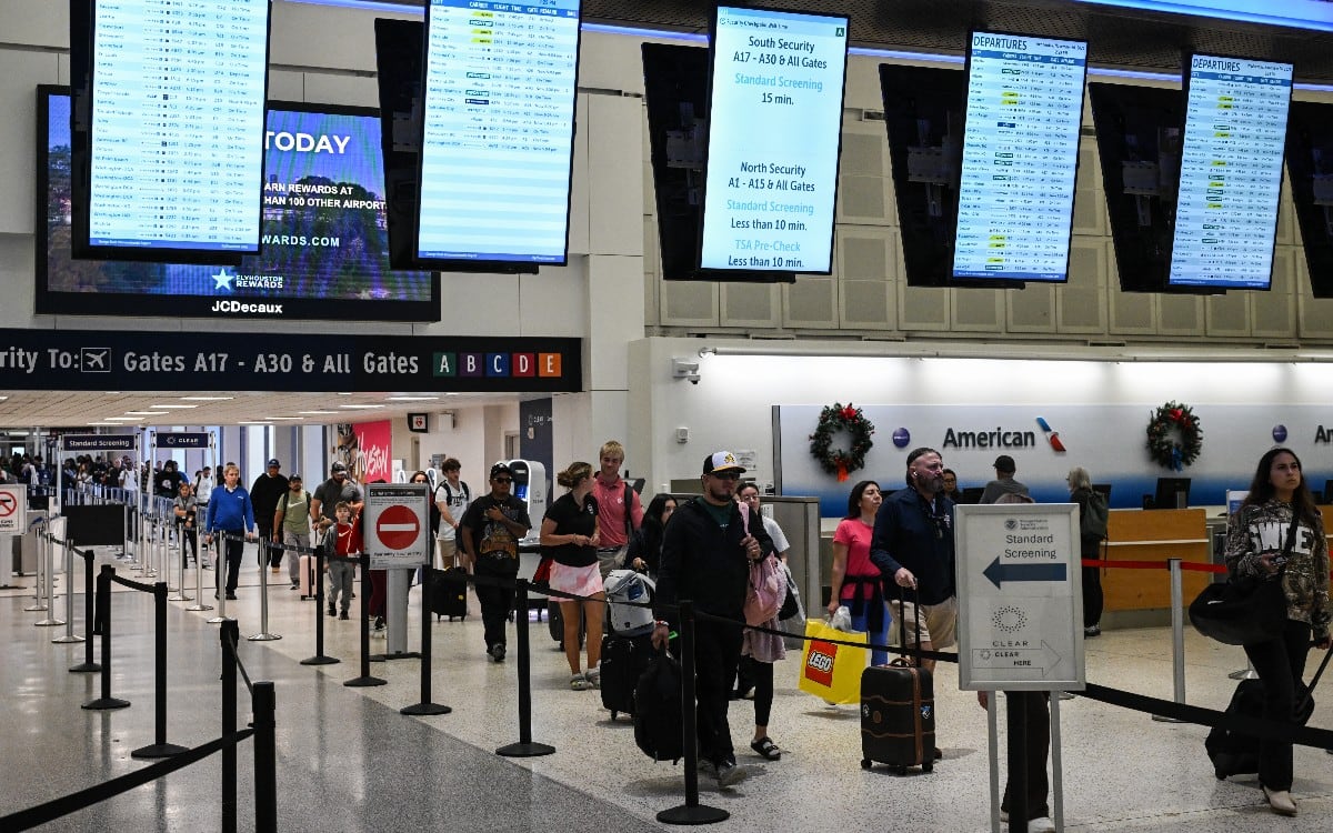 ¿Cuándo comprar pasajes para las fiestas? Estos son los días exactos en los que los vuelos bajan de precio. (Foto: AFP)