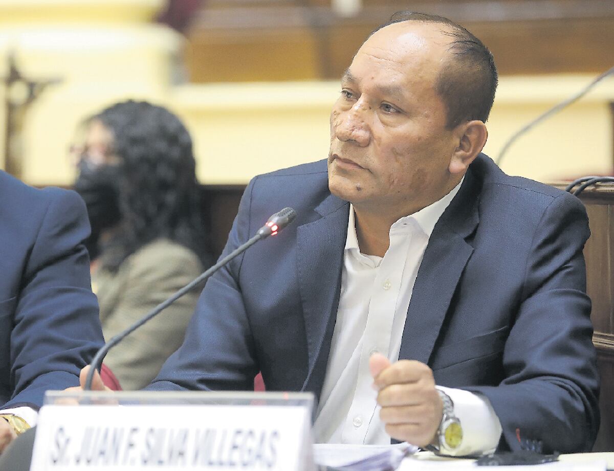El exministro Juan Silva se encuentra prófugo de la justicia. (Foto: MTC)