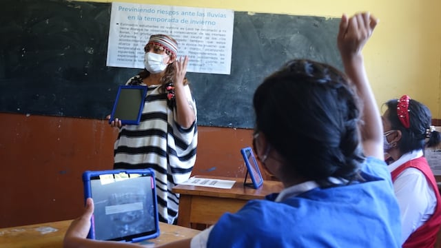 COVID-19 en Perú: más de 2,600 colegios ya cuentan con clases semipresenciales