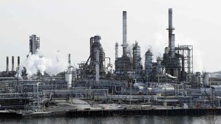 Barclays estima que precio del petróleo subirá hasta los US$ 51 por barril en el 2015