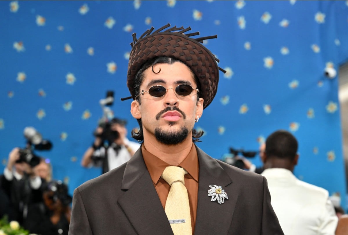 Bad Bunny y el Super Bowl LX también podrían unirse a través de la pava, un elemento tradicional que representa la identidad jíbara y la herencia cultural puertorriqueña. | Crédito: ANGELA WEISS / AFP