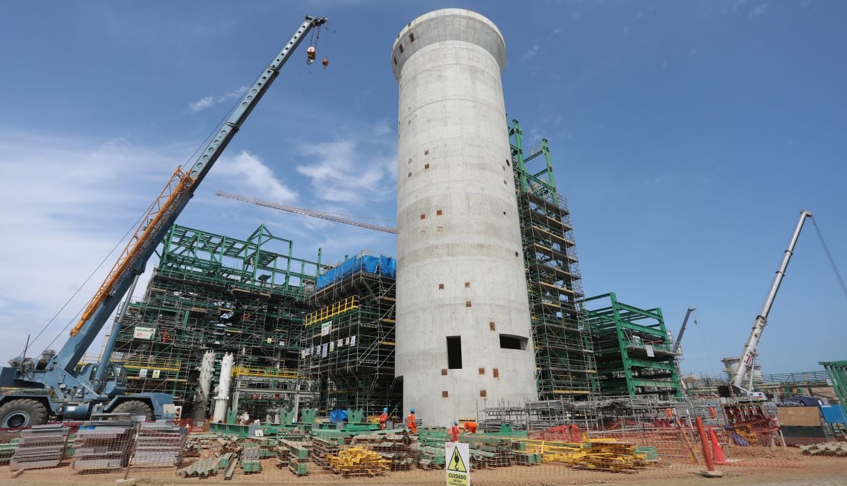 El megaproyecto nunca estuvo completamente listo para operar, pero a pesar de ello la presidenta Dina Boluarte y su entonces ministro de Energía y Minas, Óscar Vera, lo inauguraron, informó el dominical.(Foto: GEC)