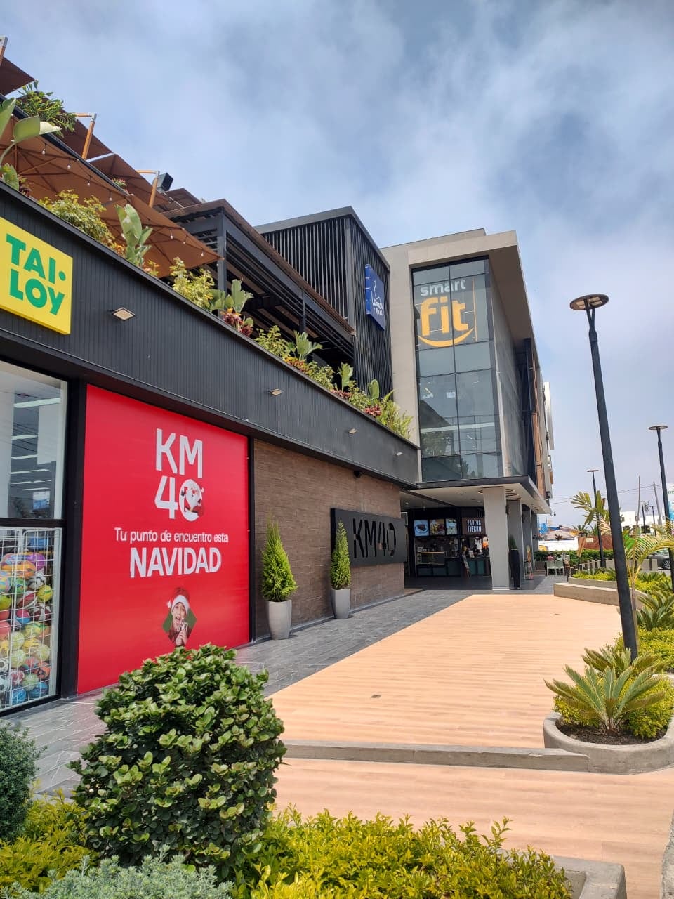 Mall KM 40, ubicado en Lurín, se inauguró en 2024. Hasta inicios de diciembre contaba con área disponible. Foto: Ani Lu Torres