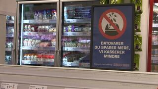 Tienda danesa logra éxito al vender comida caducada