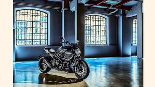 Este es el Ducati Diavel Carbon Edition 2016