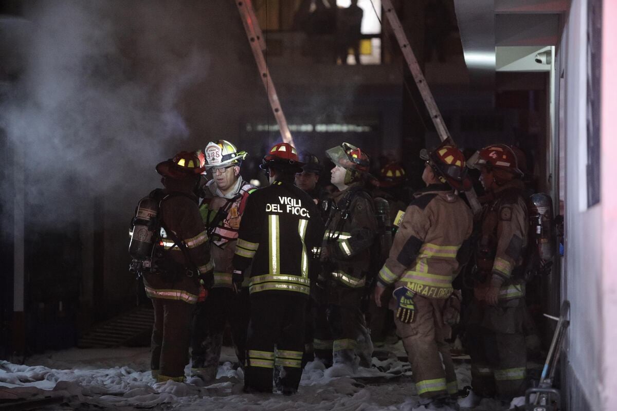 Se registra un incendio en el cruce de los jirones Puno y Andahuaylas cerca de la zona comercial de Mesa Redonda en el Centro de Lima Foto referencial GEC.