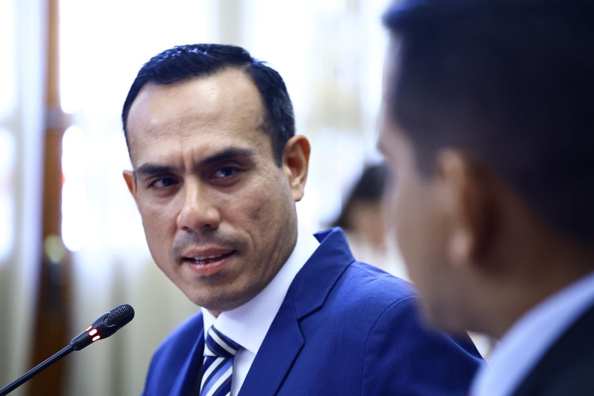 El presidente Jerí enfrenta cuestionamientos por presuntas reuniones extraoficiales con empresarios chinos fuera de Palacio de Gobierno. Foto: Congreso.