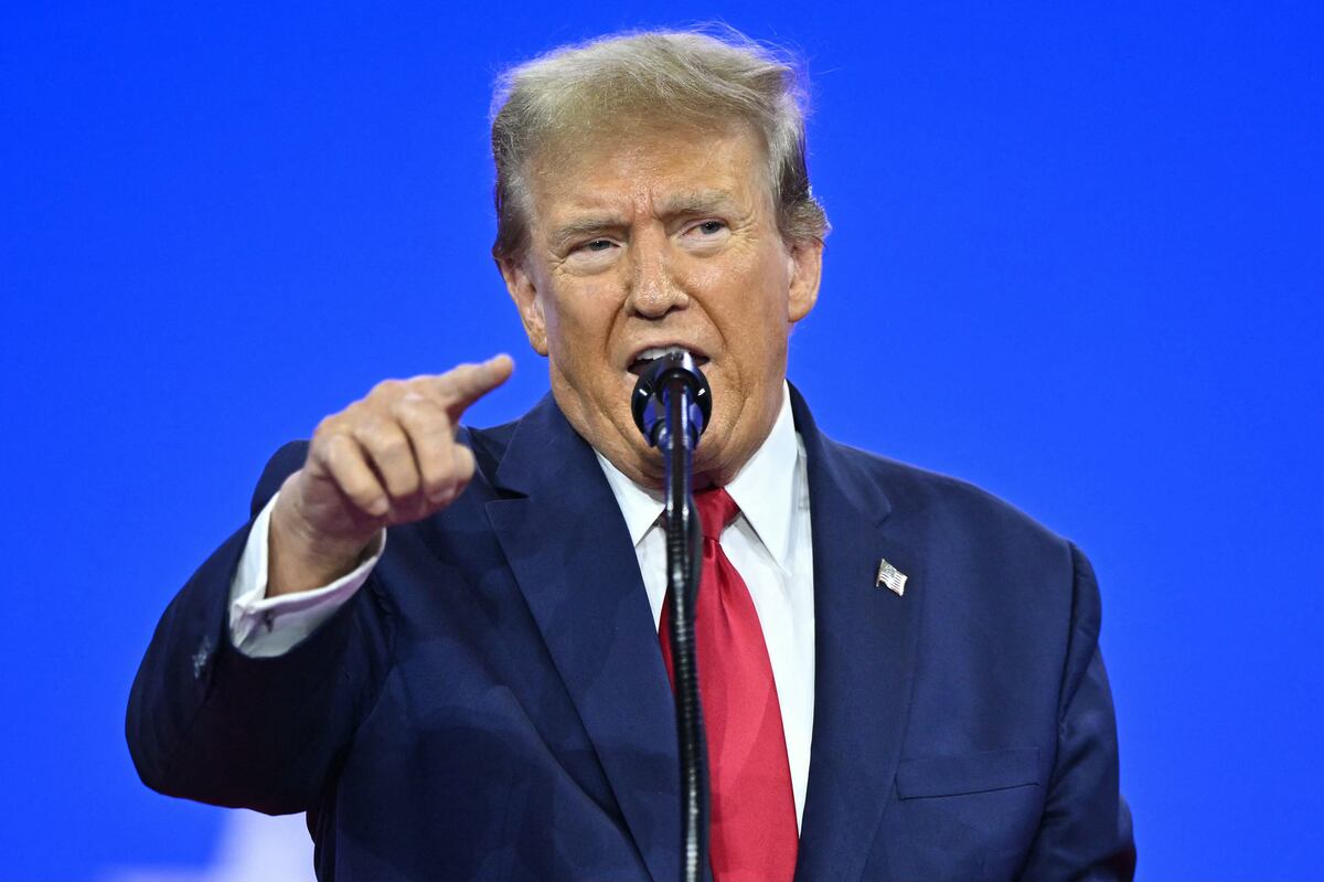 Bajo el mismo argumento, las autoridades electorales de Maine también expulsaron a Trump de las primarias. (Foto de Mandel NGAN / AFP)