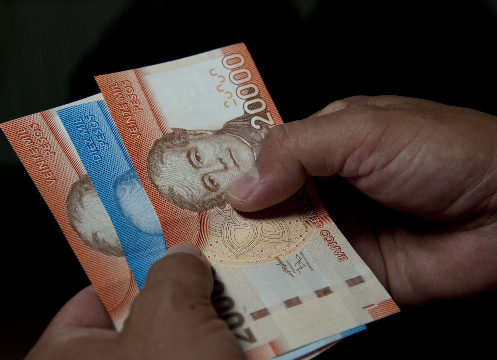 Los afiliados podrán pedir prestado de sus propias cuentas, en caso prospere la iniciativa legislativa (Foto: AFP)