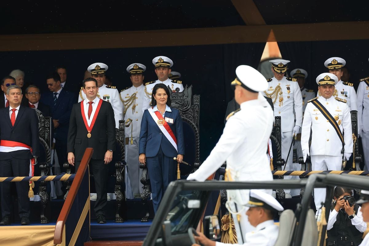 La presidenta participó en la ceremonia por el 205.º aniversario de creación de la Marina de Guerra y el 147.º aniversario del Combate Naval de Angamos. Foto: Presidencia.