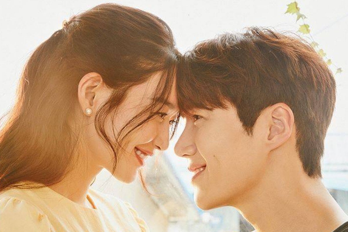 Shin Min Ah y Kim Seon‑ho son los protagonistas de la serie surcoreana "El amor es como el chachachá" (Foto: Netflix)