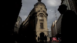 Peso chileno se hunde tras sorpresivo programa de acumulación de reservas