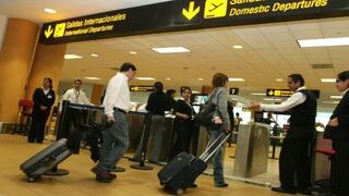Transporte aéreo internacional de pasajeros aumentó 10.5% en el año 2013