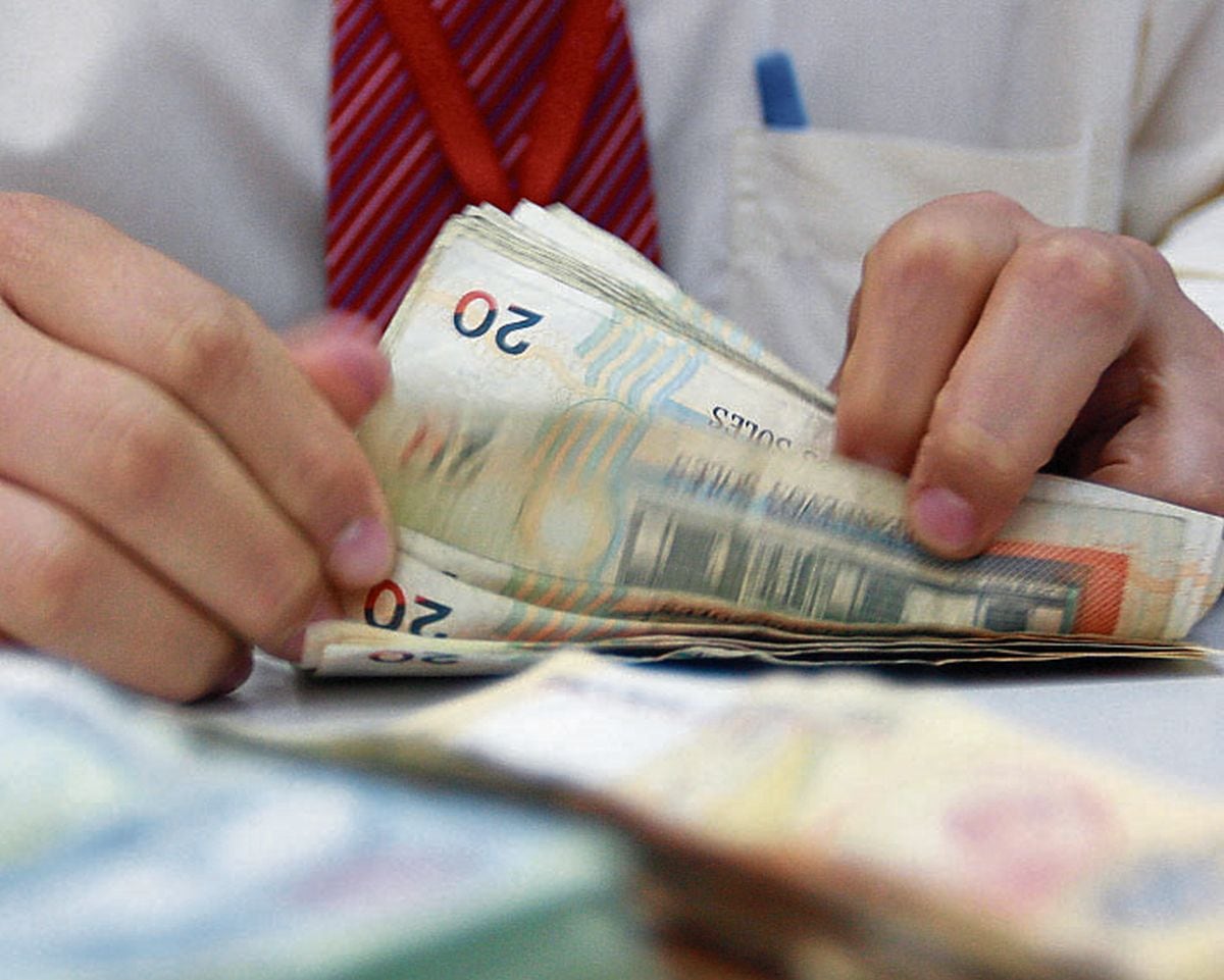 Un alto porcentaje de las personas que se retiran de los depósitos a plazo van a cuentas a la vista o de ahorro, según algunas entidades financieras. (Foto: Manuel Melgar/GEC)