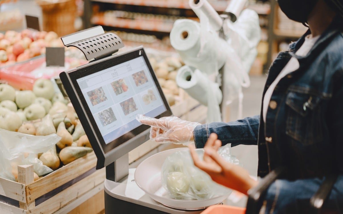 Siete estados de EE. UU. evalúan imponer restricciones más estrictas a las cajas de autoservicio en tiendas. (Foto referencial: Freepik)