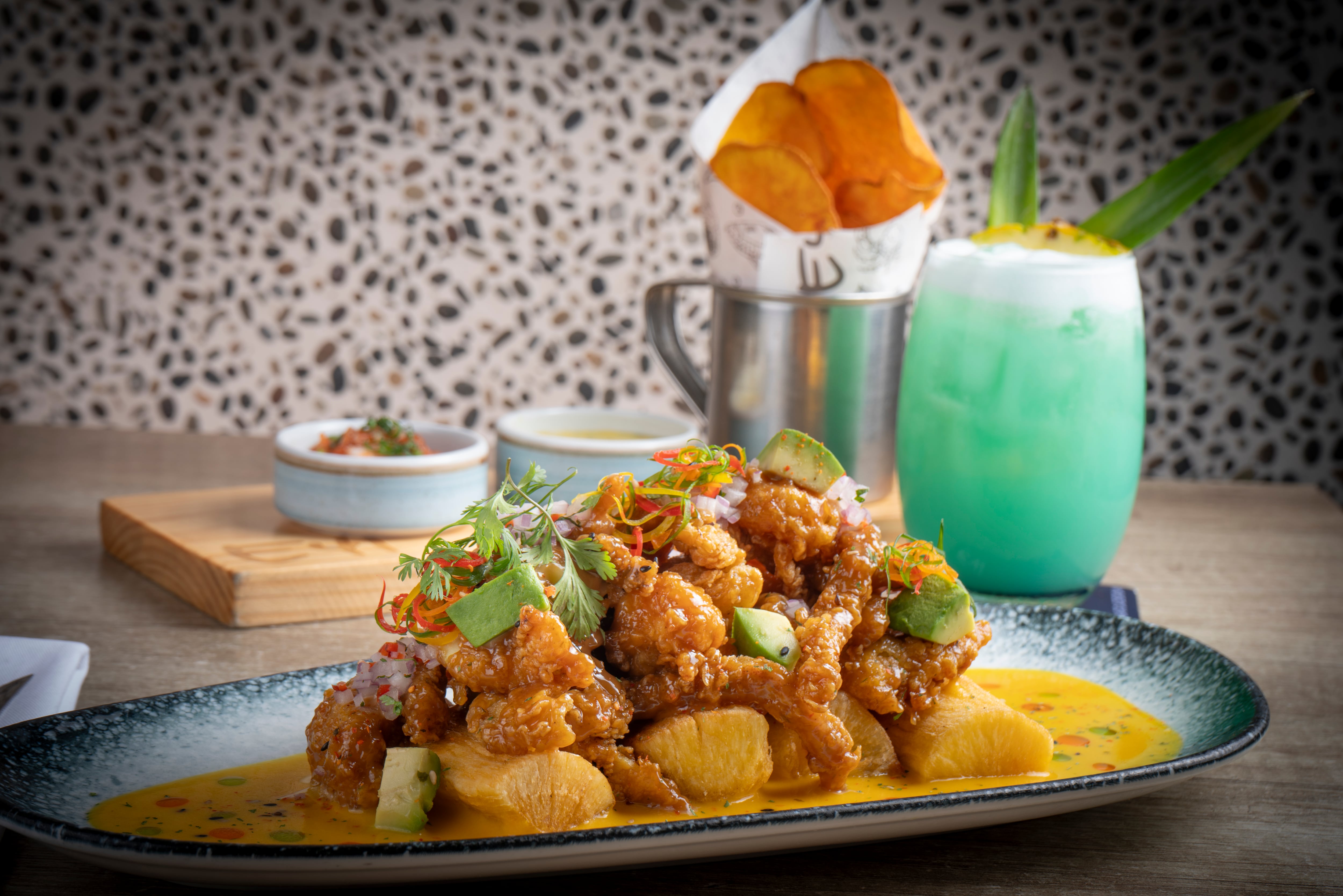 La propuesta de Embarcadero 41 está especializada en pescados y mariscos, con platos como esta jalea nikkei.
