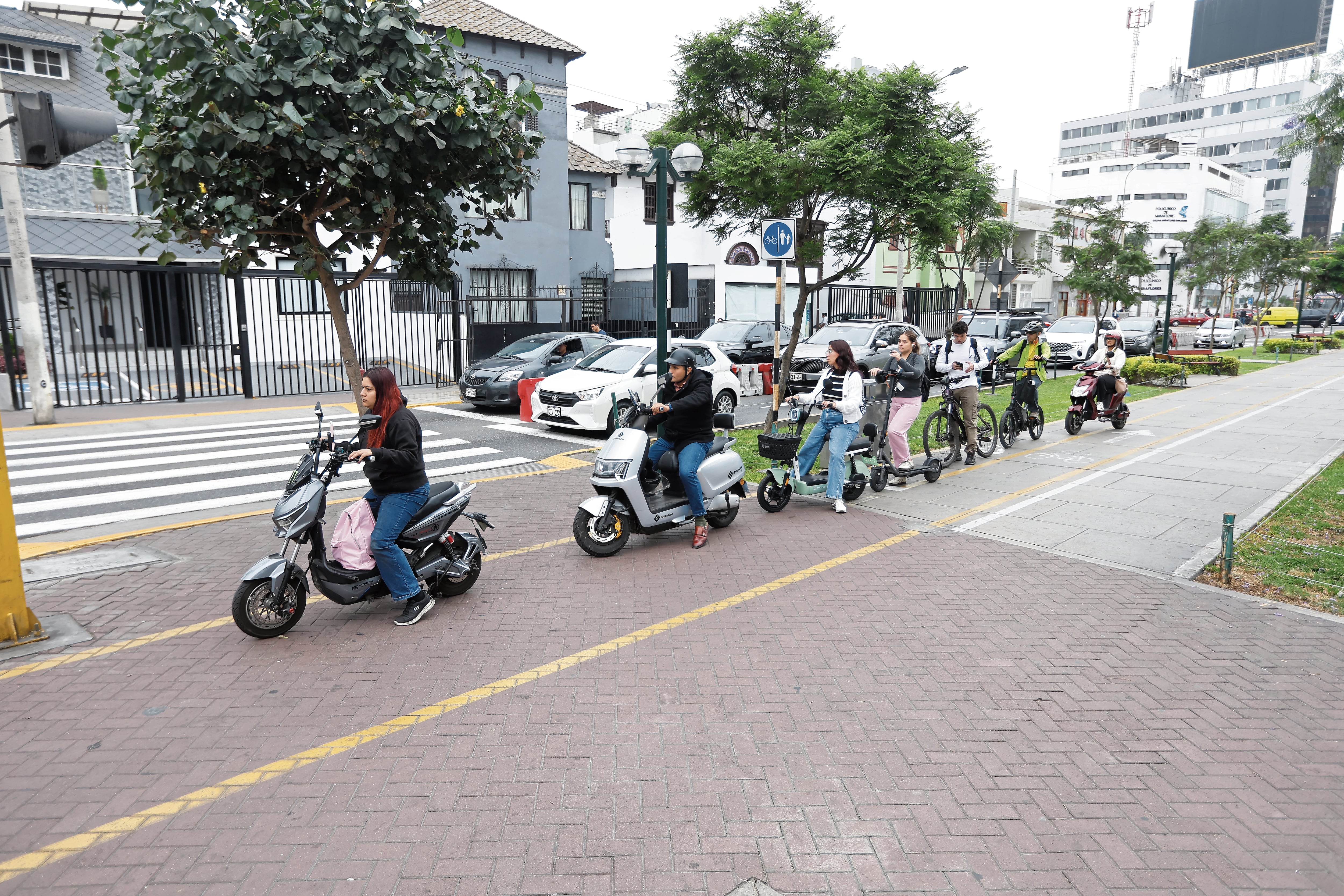 Miraflores inicia operativos contra motos y scooters eléctricos que circulen por ciclovías. Fotos: Mario Zapata N. / @photo.gec