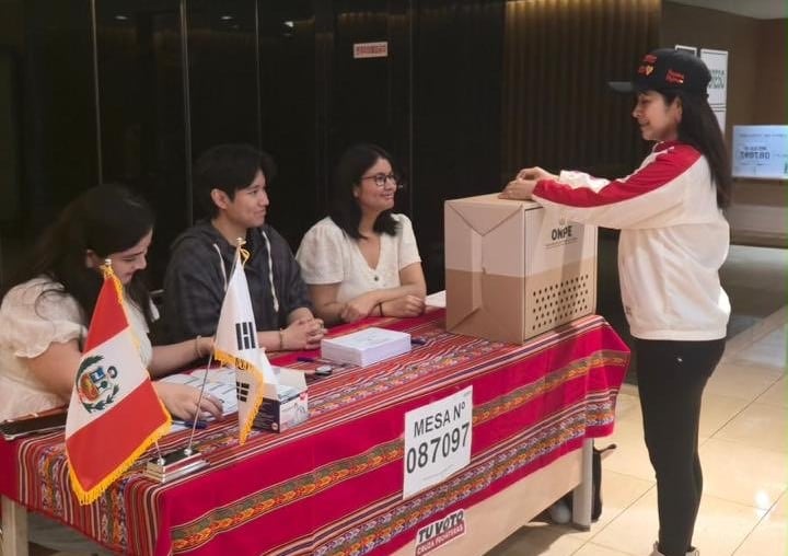 El abogado Aníbal Quiroga señaló, además, que el recurso presentado por Juntos por el Perú no tendría sustento jurídico ni efectos sobre el proceso electoral. Foto: Cancillería Perú.