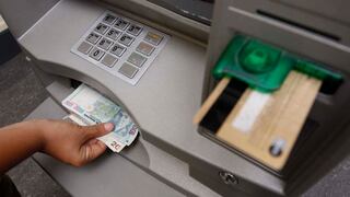 Aumenta retiro de efectivo de las tarjetas de crédito pese a su mayor costo