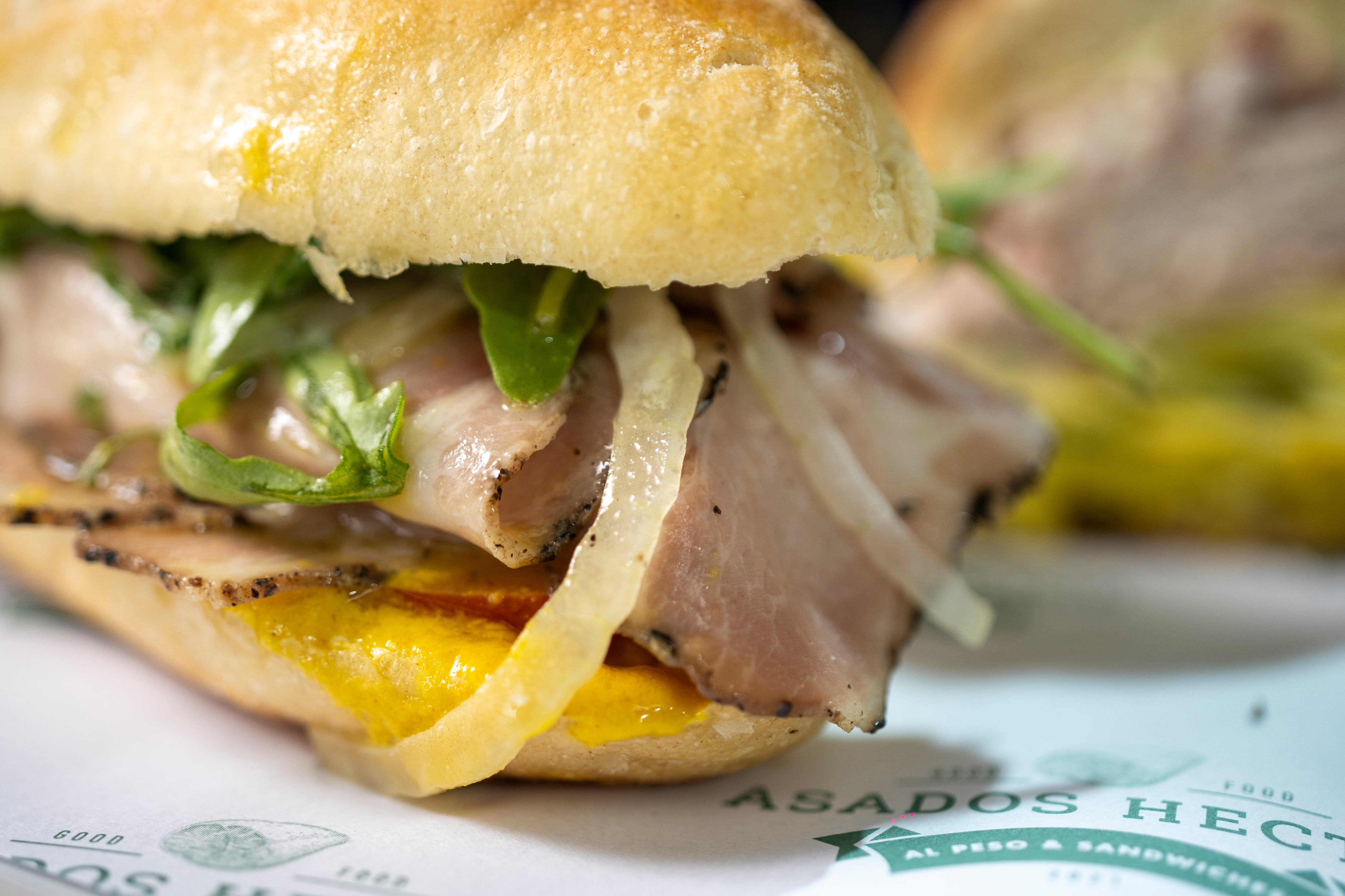 Asados Héctor nació en el mercado Santa Cruz (Miraflores), en el 2021. (Foto: GEC)