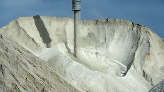 Empresa china impugna la revocación de sus permisos para explotar litio en México