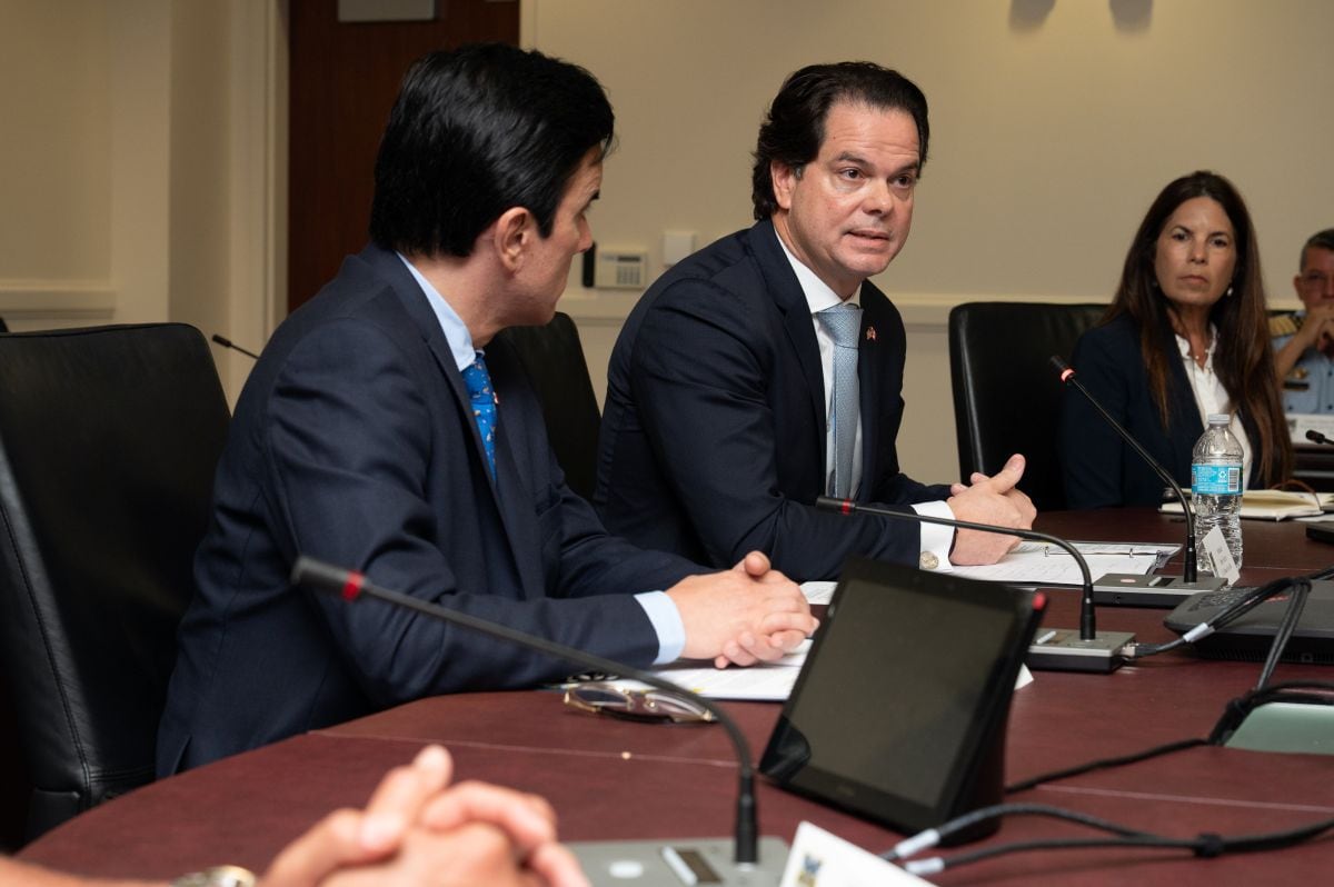 Perú y Estados Unidos acordaron elaborar una hoja de ruta para adelantar la llegada de ayuda ante los efectos del FEN. Foto: Embajador Bernie Navarro/X.