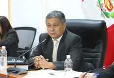 Guillermo Bocángel continua como rector de una universidad pública, pese a que la ley lo prohibiría