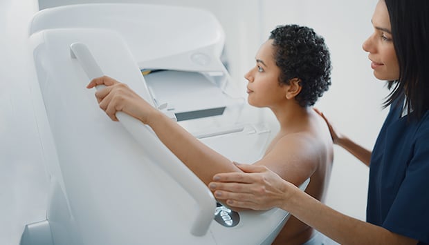 Más del 50% de los casos de cáncer se detectan de forma tardía en el país, advierten desde la Clínica Internacional. Foto: Andina