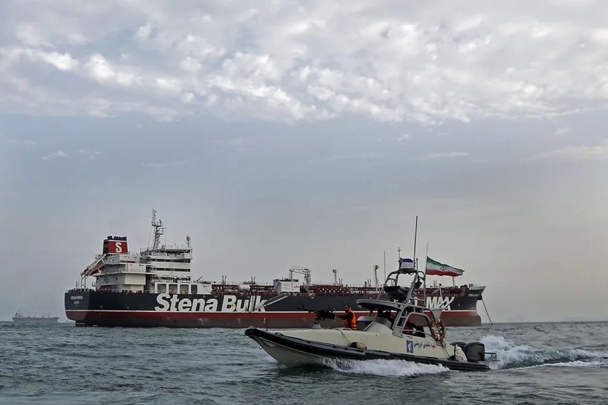 Irán advirtió que cualquier barco que intente atravesar el estrecho de Ormuz será considerado un objetivo militar. Foto:
EFE.
