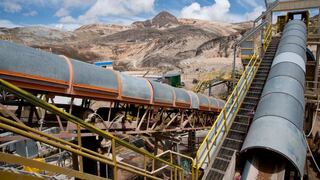 Hochschild inicia exploración de oro en Chile, se alista para hacerlo en EE.UU.