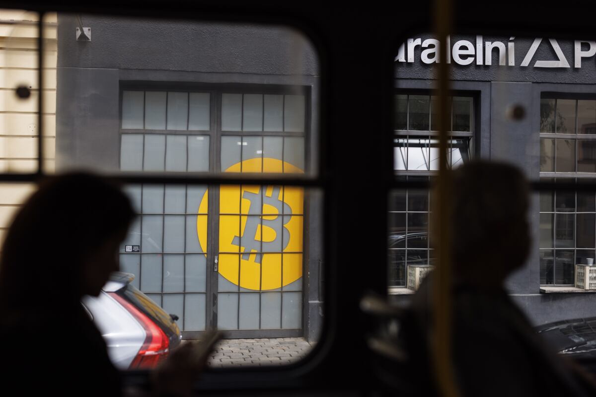 Una liquidación podría significar que una empresa supervisará la disolución de la empresa, liquidando los activos y devolviendo el dinero a los acreedores.