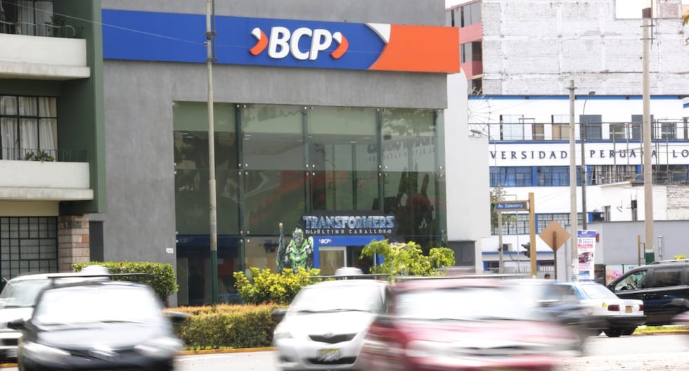 BCP busca adquirir Helm Bank por 180 millones