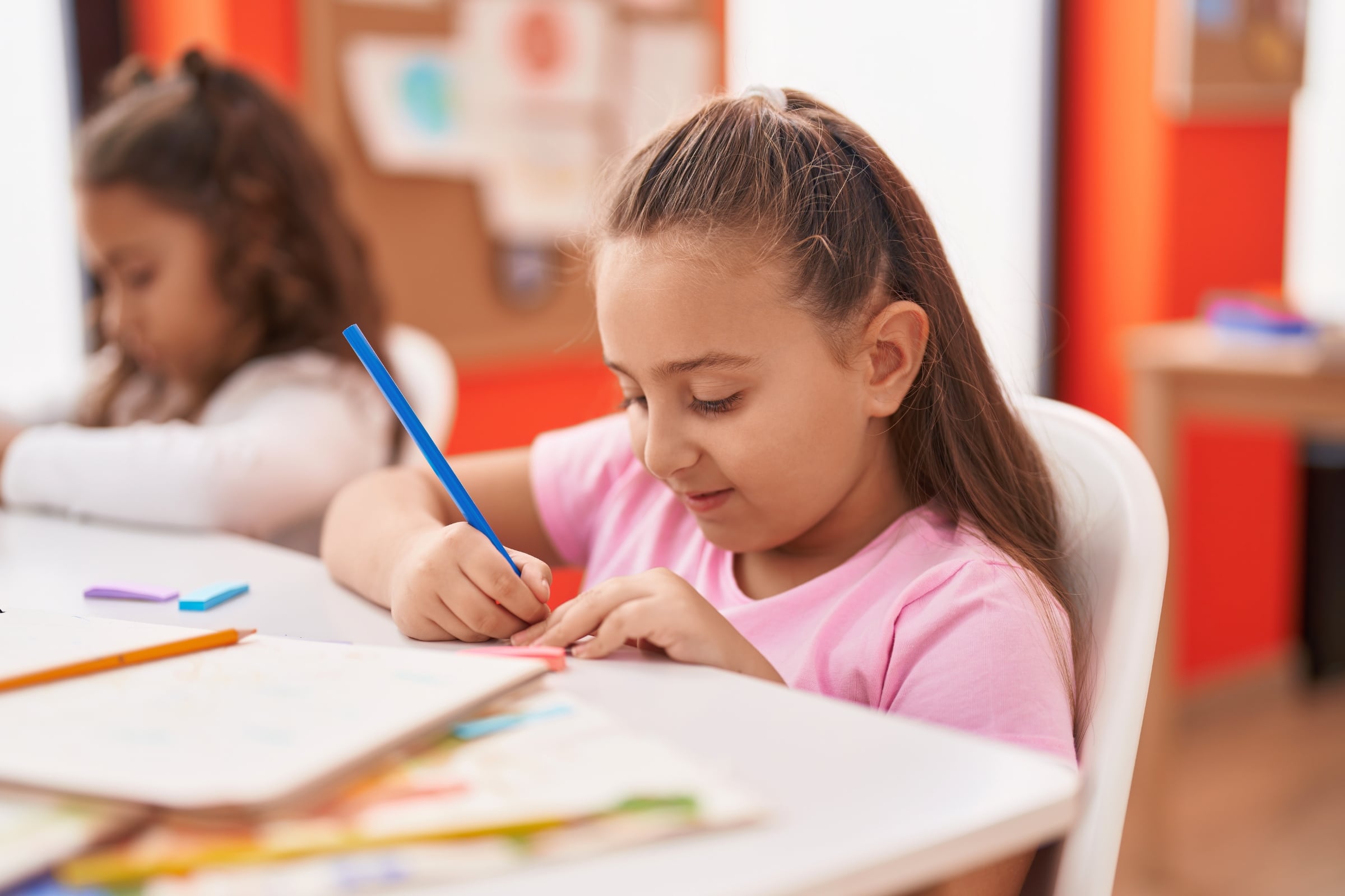 Se espera que las restricciones inicien con todo durante el siguiente ciclo académico en Estados Unidos (Foto: Freepik)
