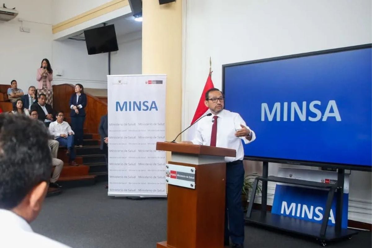 Ministro de Salud anunció que en los próximos 100 días se implementarán cambios para agilizar las citas. (Foto: Ministerio de Salud)