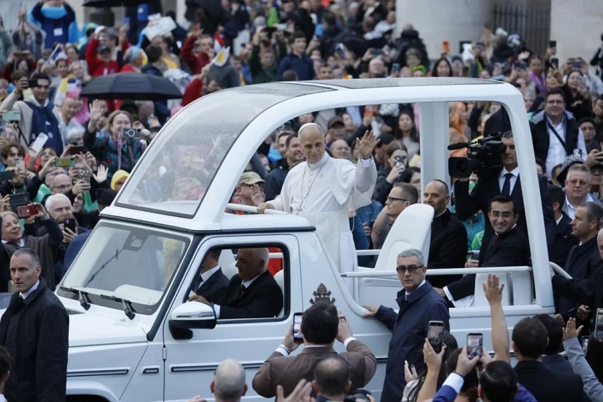 Papa León XIV retoma sus actividades y vuelve al papamóvil tras su operación