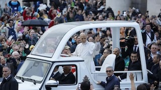 Papa León XIV retoma sus actividades y vuelve al papamóvil tras su operación