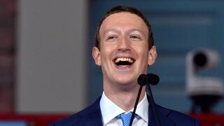 Facebook: Zuckerberg ve "simplistas" críticas de Cook a gestión de datos