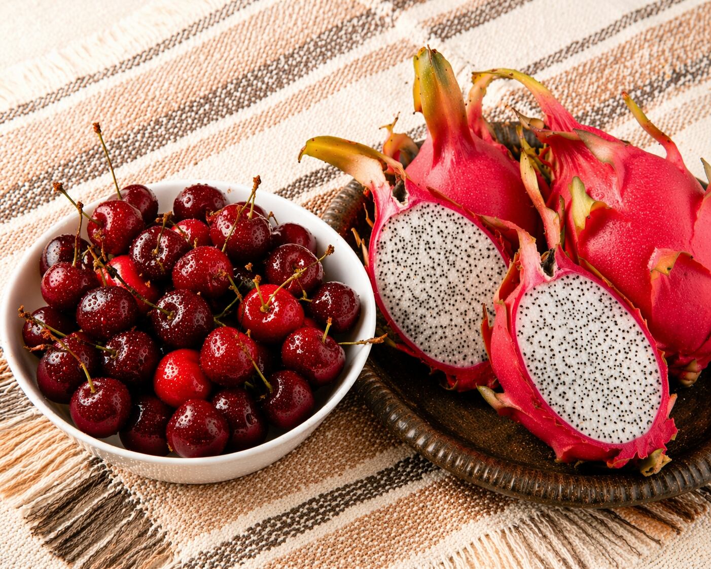 La agroexportación peruana busca nuevos impulsos en cereza y pitahaya. (Foto: Pexels / ChatGPT)