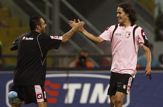 Tras su gran aparición con Danubio y la selección juvenil uruguaya, el 29 de enero de 2007 fue anunciado por Palermo como su reciente fichaje por 4.5 millones de euros. Anotó 37 goles en 117 partidos (Foto: AFP)