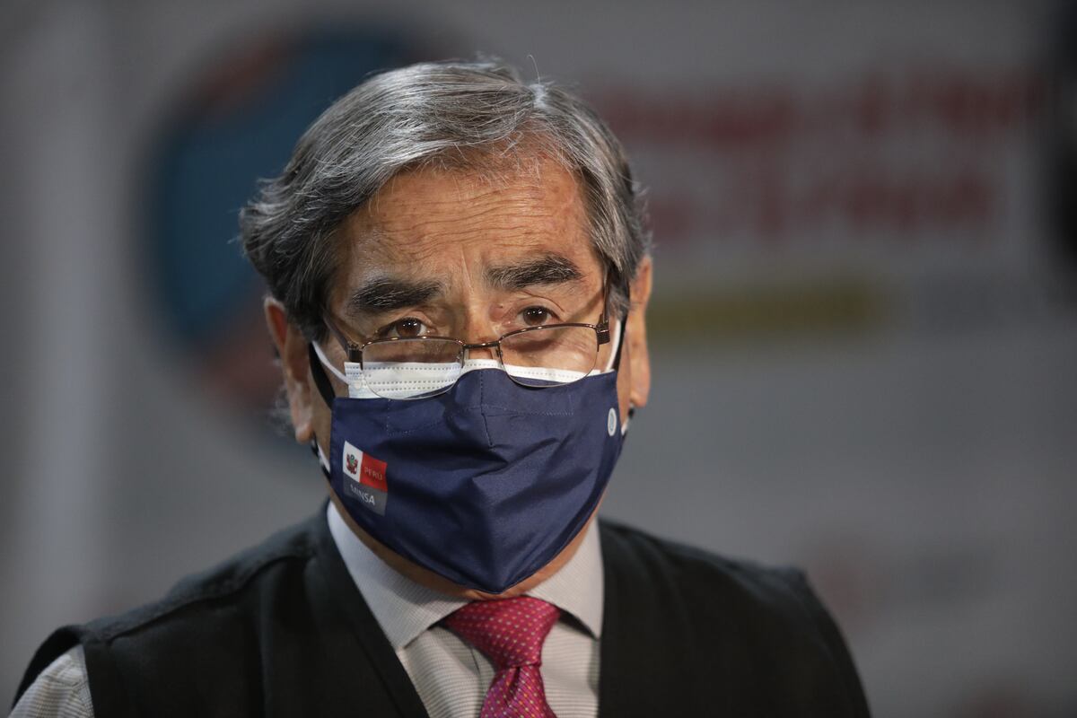 El exministro Óscar Ugarte indicó el Ministerio de Salud está tomando medidas para combatir el dengue en tres puntos claves: control vectorial, tratamiento de casos y la vacunación. (Foto: GEC)