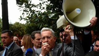 Uribe a militares de Venezuela: "Desoigan el mandato de la dictadura"